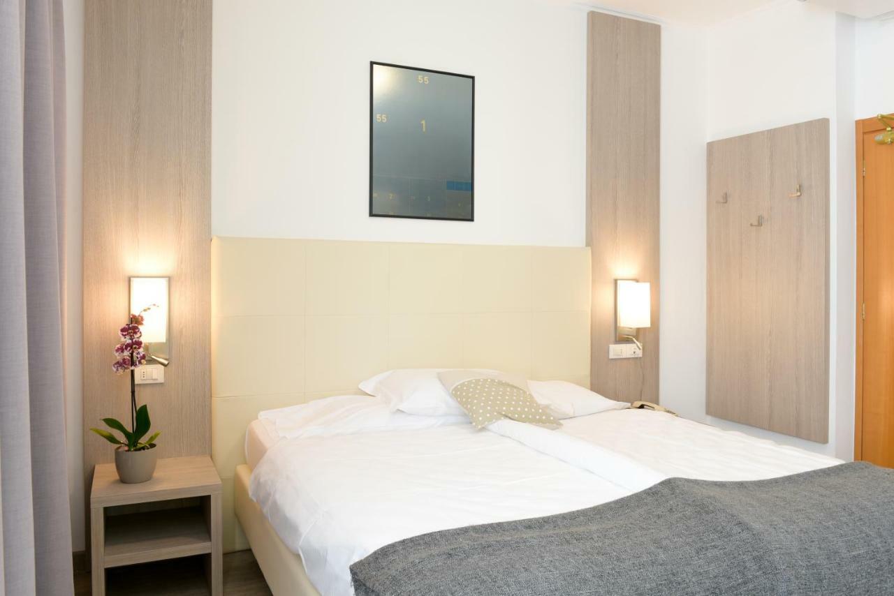 Hotel Venezia Riva del Garda